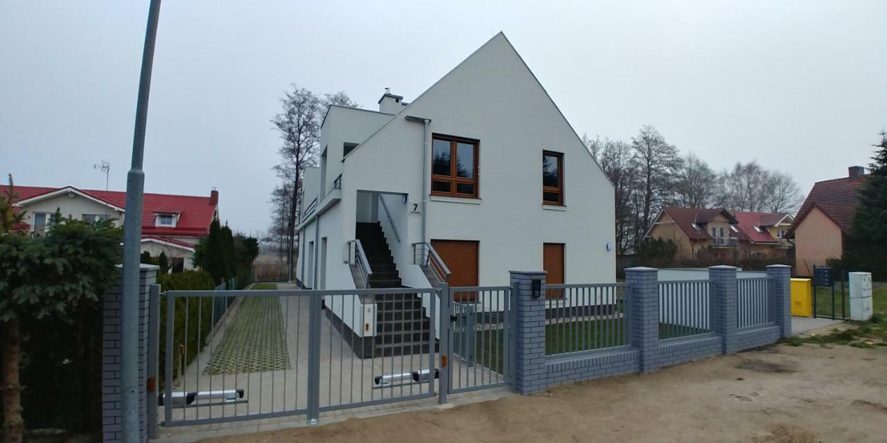 Apartament Z Ogrodkiem Trzęsacz Exterior foto