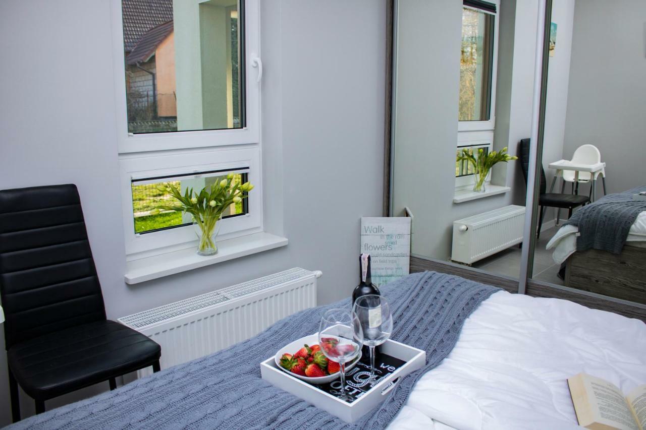 Apartament Z Ogrodkiem Trzęsacz Exterior foto
