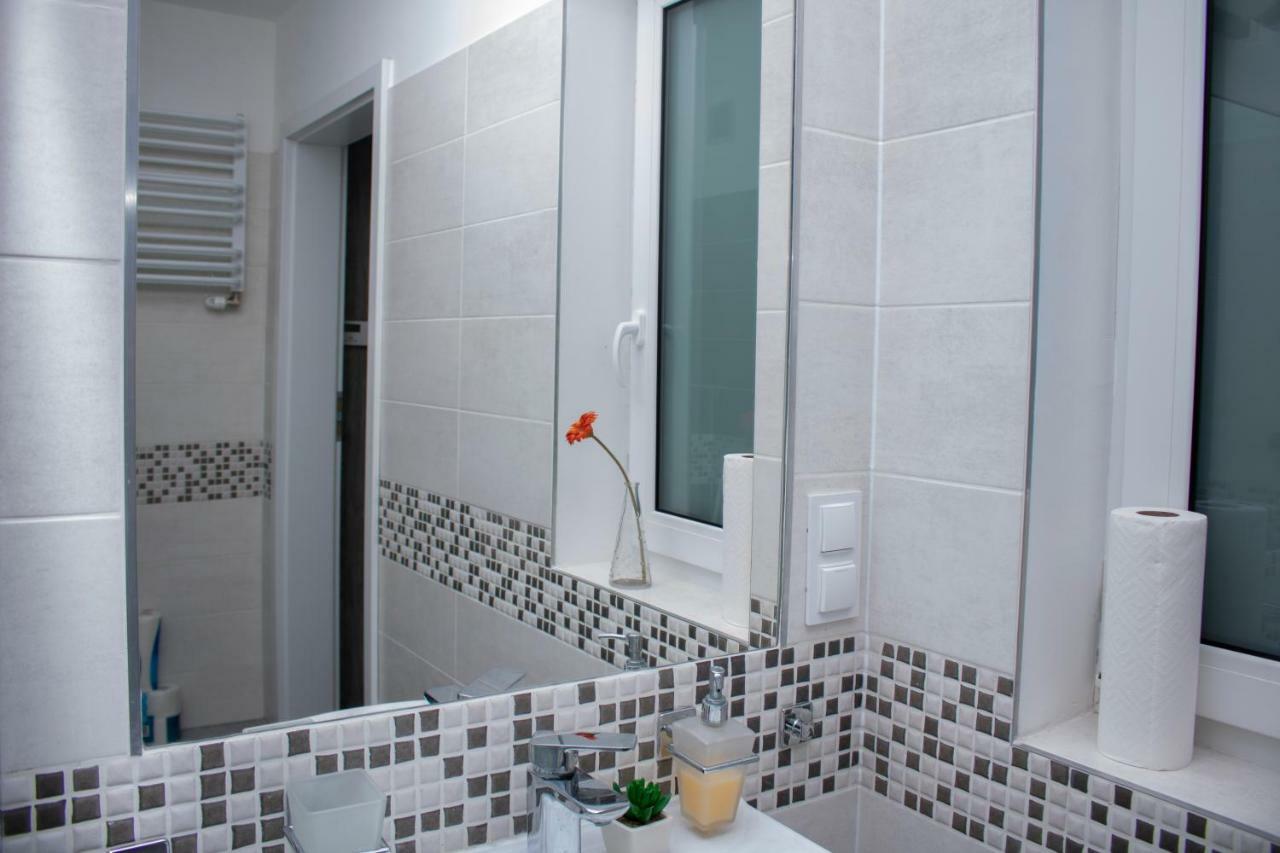 Apartament Z Ogrodkiem Trzęsacz Exterior foto