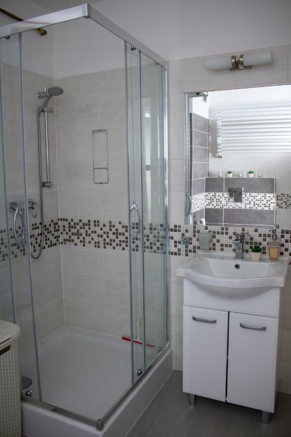 Apartament Z Ogrodkiem Trzęsacz Exterior foto
